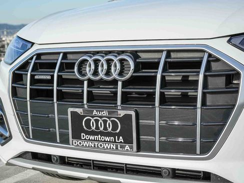 Used 2023 Audi Q5 2.0T Premium w/ Convenience Package image 6