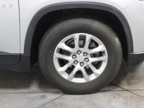 Used 2021 Chevrolet Traverse LT w/ LPO, Cargo Package image 49