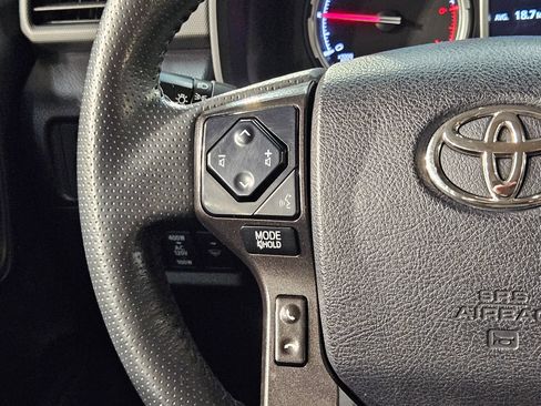Used 2022 Toyota 4Runner TRD Off-Road Premium AWD/4WD image 27