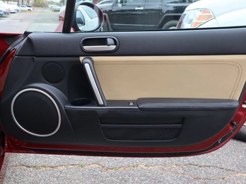 Used 2009 MAZDA MX-5 Miata Grand Touring RWD image 12
