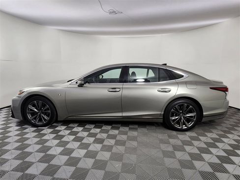 Used 2018 Lexus LS 500 F Sport image 2