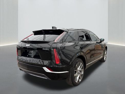 New 2025 Cadillac Optiq Luxury 1 image 5