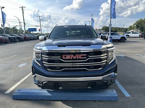 Used 2023 GMC Sierra 1500 SLT w/ SLT Premium Package AWD/4WD image 3