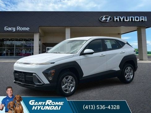 Used 2025 Hyundai Kona SE AWD/4WD image 1
