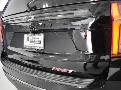 Used 2022 Chevrolet Suburban RST w/ Luxury Package image 12