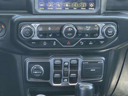 Used 2021 Jeep Gladiator Overland w/ Popular Equipment Package AWD/4WD image 20