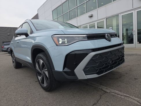 New 2026 Volkswagen Taos SE AWD/4WD image 31