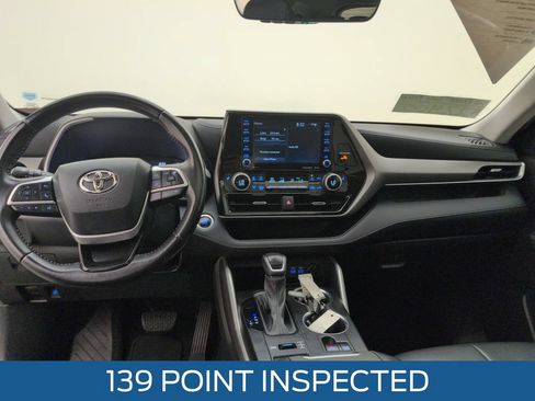 Used 2022 Toyota Highlander XLE AWD/4WD image 7
