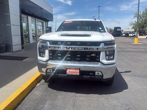 Used 2022 Chevrolet Silverado 2500 LT w/ Convenience Package AWD/4WD image 11