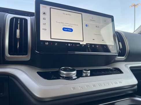 New 2025 Ford Expedition Active AWD/4WD image 19