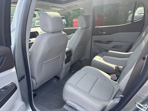 Certified 2023 GMC Acadia SLT w/ LPO, Floor Liner Package FWD image 14