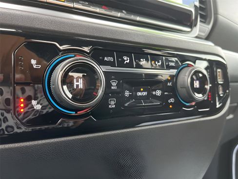 Used 2022 Chevrolet Silverado 1500 LT image 18