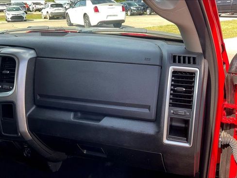 Used 2022 RAM 1500 Classic SLT AWD/4WD image 16