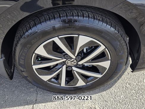 Certified 2025 Volkswagen Jetta S image 19