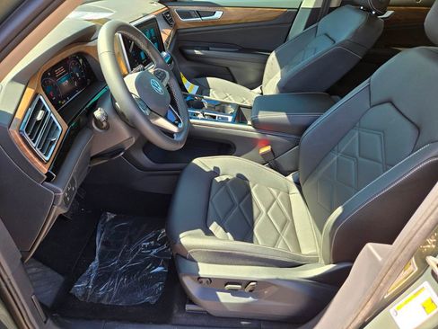 New 2026 Volkswagen Atlas SE FWD image 6