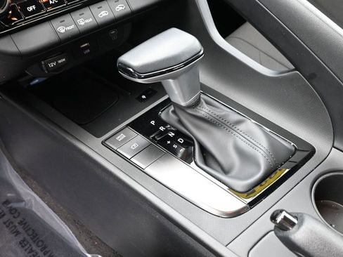 Certified 2025 Hyundai Elantra Sport image 15