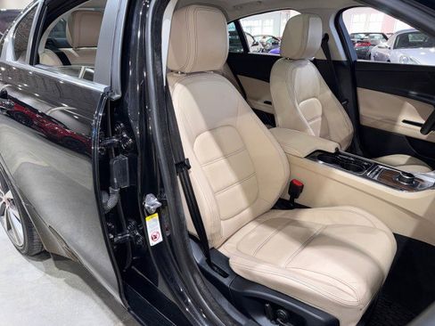 Used 2017 Jaguar XE Prestige image 64