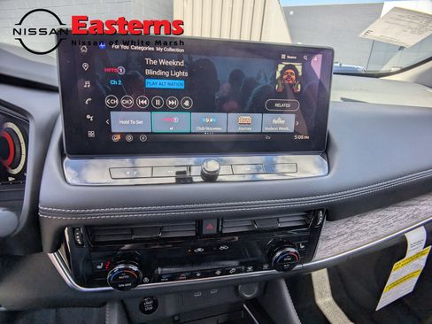 New 2026 Nissan Rogue Platinum image 13