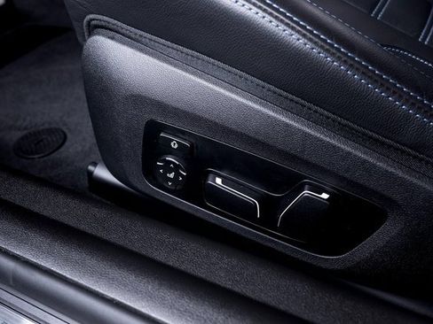 Used 2025 BMW M2 image 21