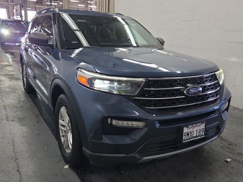 Used 2020 Ford Explorer XLT w/ Equipment Group 202A RWD image 2