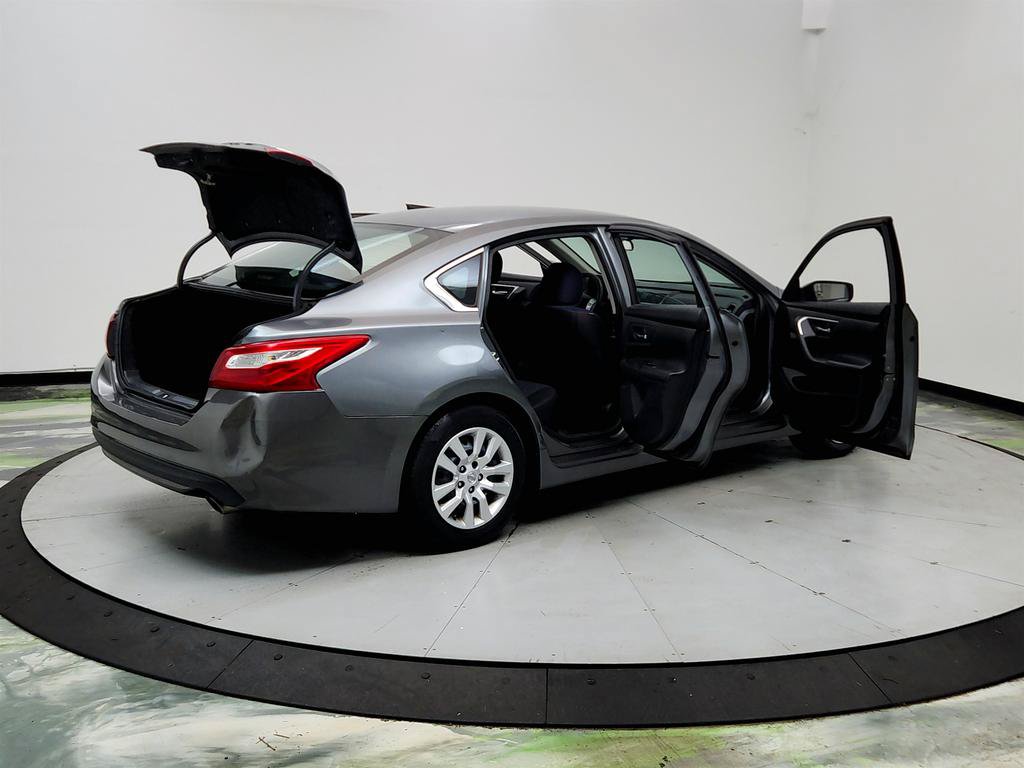 Used 2016 Nissan Altima 2.5 S w/ Power Driver Seat Package FWD image 11