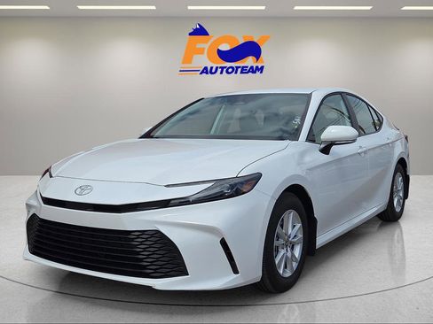 New 2026 Toyota Camry LE FWD image 1