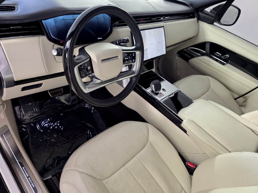 Used 2025 Land Rover Range Rover Long Wheelbase SE AWD/4WD image 10