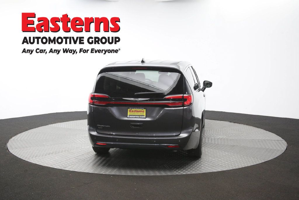 Used 2023 Chrysler Pacifica Touring-L FWD image 41