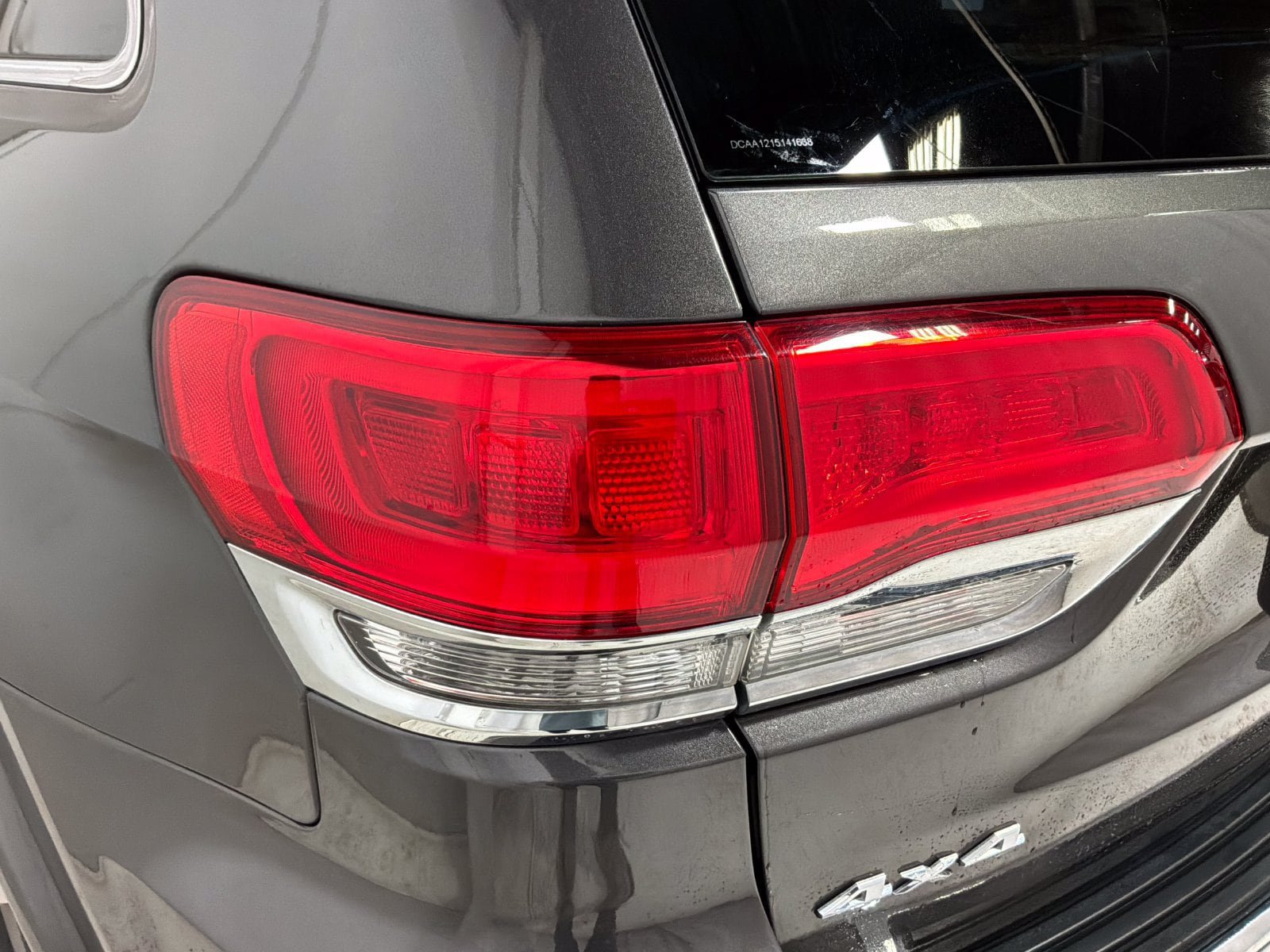 Used 2015 Jeep Grand Cherokee Overland AWD/4WD image 26