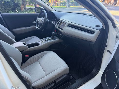 Used 2021 Honda HR-V EX image 24