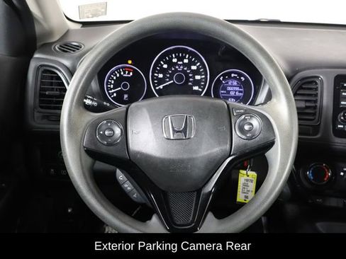 Used 2018 Honda HR-V LX image 7