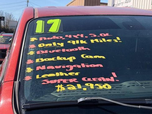 Used 2017 Nissan Titan SL w/ Chrome Package image 2