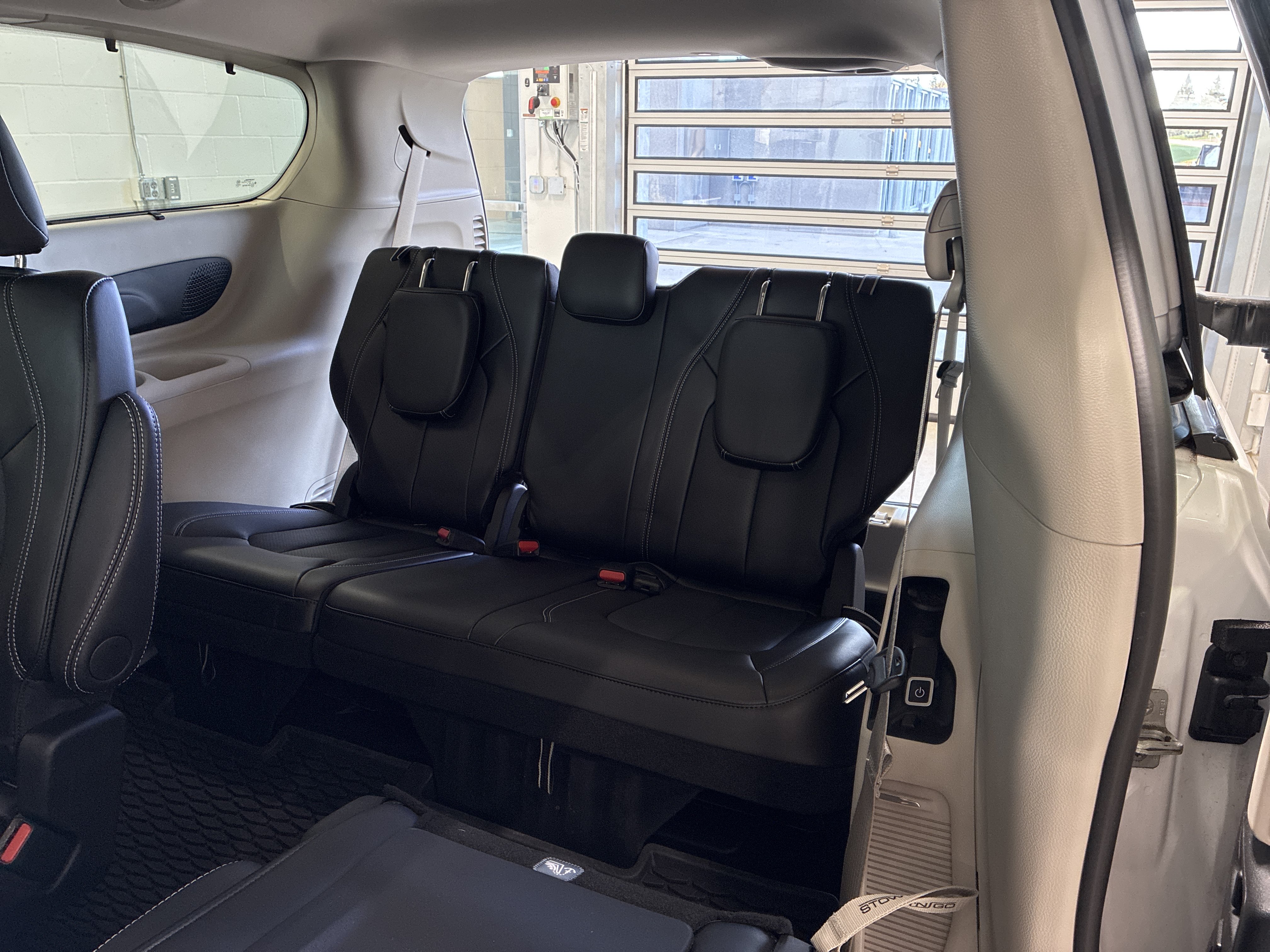 Certified 2024 Chrysler Pacifica Touring-L w/ Uconnect Theater Family Group AWD/4WD image 11