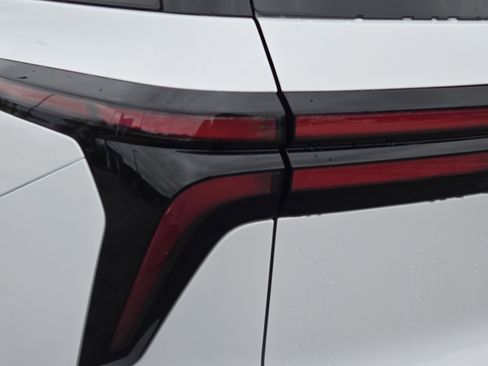 New 2026 Chevrolet Traverse LT image 21