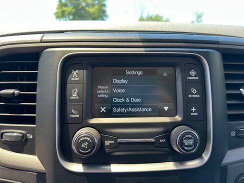 Used 2018 RAM 1500 Express w/ Express Value Package RWD image 43