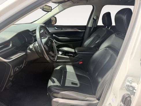Used 2022 Jeep Grand Cherokee L Limited AWD/4WD image 9