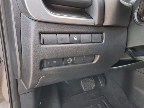 Used 2023 Nissan Rogue SV image 8