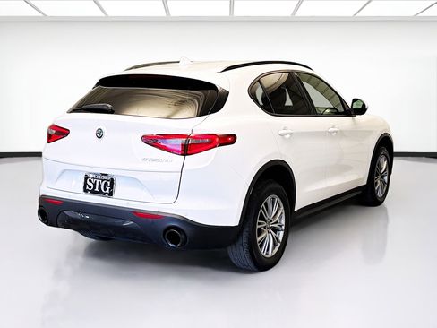 Used 2022 Alfa Romeo Stelvio Sprint image 4