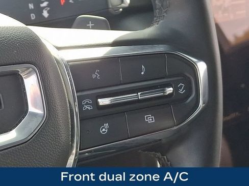 Used 2025 GMC Yukon Denali AWD/4WD image 11