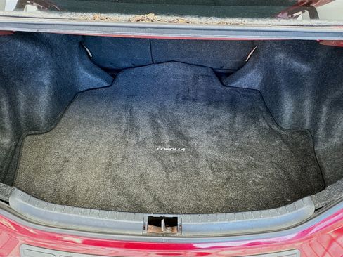 Used 2015 Toyota Corolla LE image 16