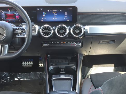 Certified 2025 Mercedes-Benz GLB 250 image 17