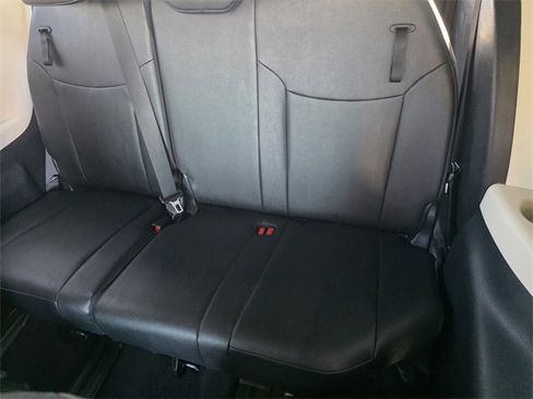 Used 2025 Toyota Sienna Platinum image 22