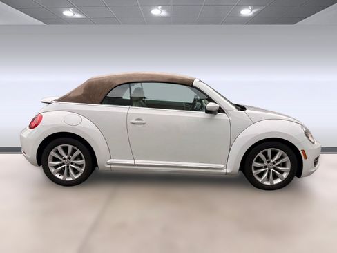 Used 2015 Volkswagen Beetle TDI image 8