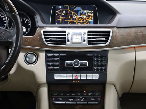 Used 2014 Mercedes-Benz E 350 4MATIC Sedan image 19