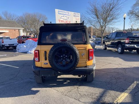 Used 2021 Ford Bronco Black Diamond image 6