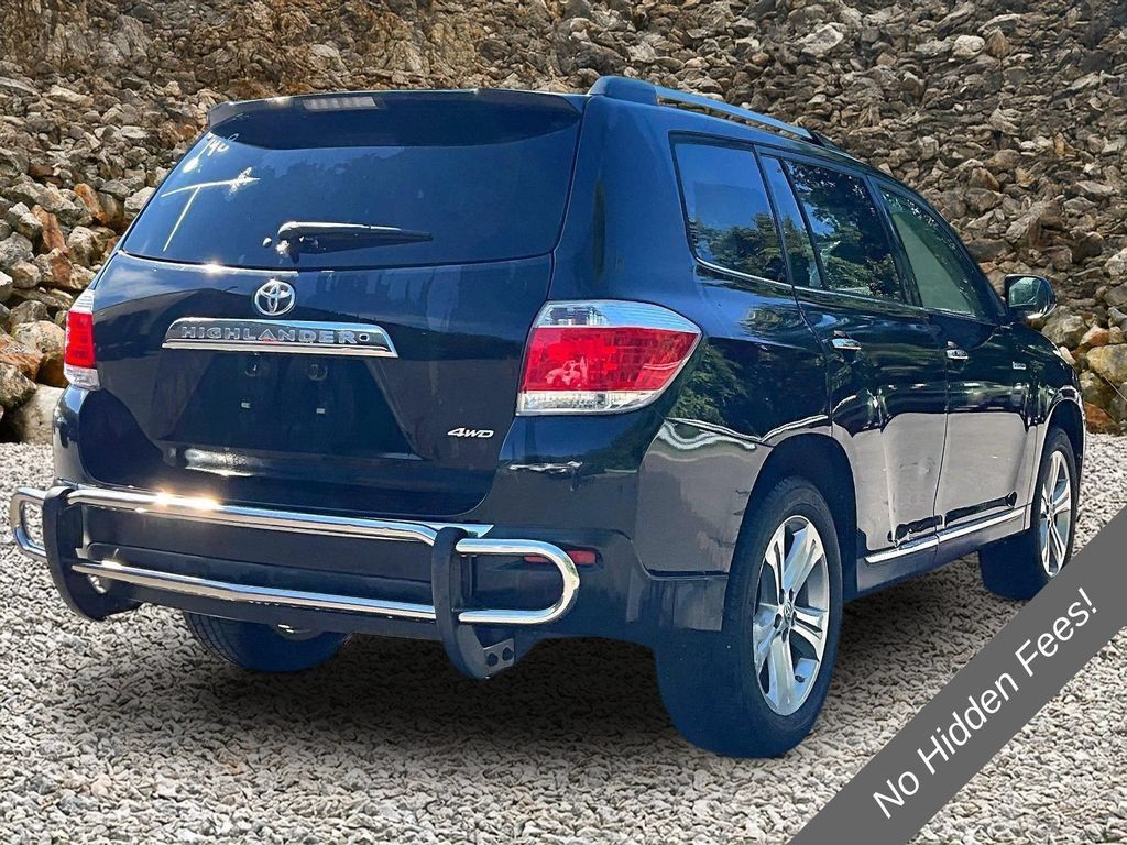 Used 2011 Toyota Highlander Limited w/ Tow Pkg AWD/4WD image 2