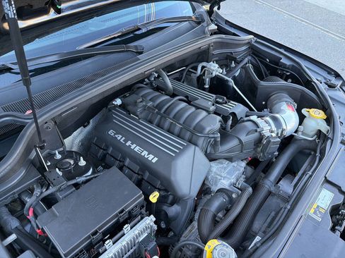 Used 2019 Jeep Grand Cherokee SRT image 18