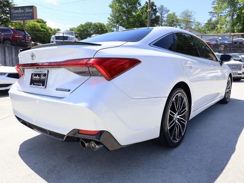 Used 2019 Toyota Avalon Touring FWD image 7
