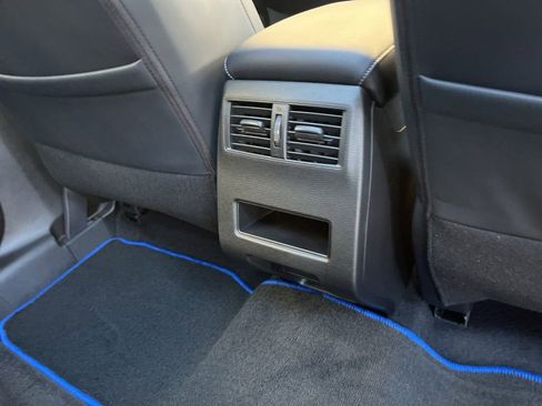 New 2025 Mitsubishi Outlander SE image 24