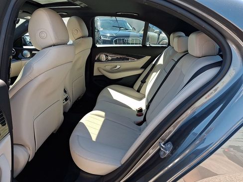 Used 2018 Mercedes-Benz E 300 4MATIC image 10